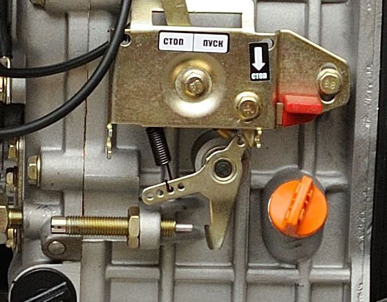 Дизельный генератор Hyundai DHY 6000LE  переносной фото