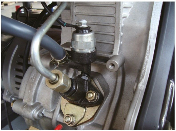 Дизельный генератор Hyundai DHY 6000LE-3  для газового котла фото